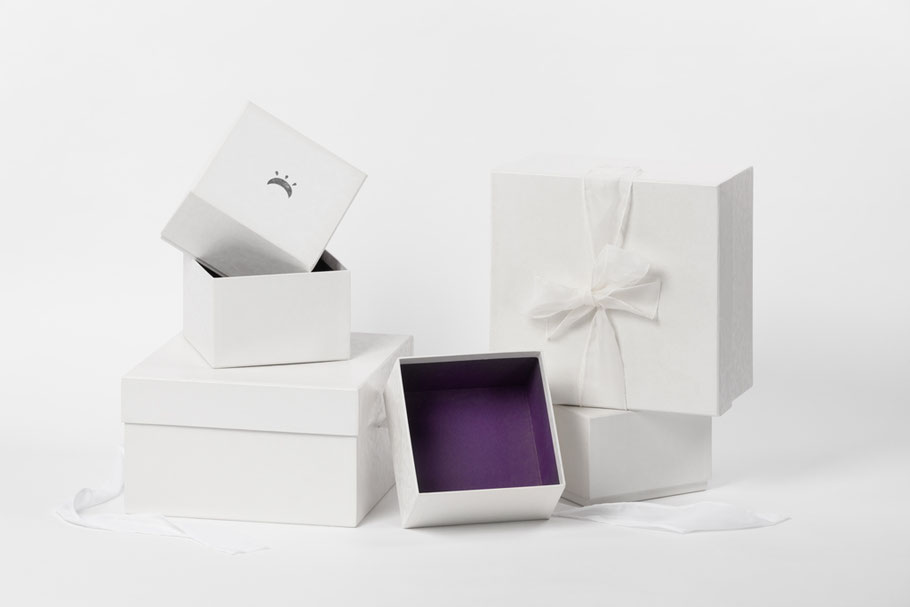 Haute couture luxury complimentary pack box